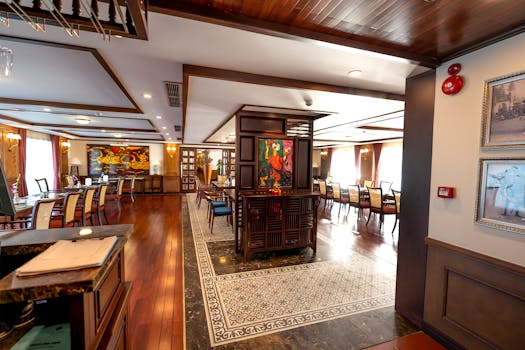 Luxury Hotels With World-Class Dining Experiences