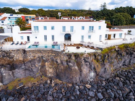 The Most Luxurious Cliffside Villas With Panoramic Ocean Views